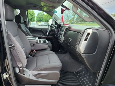 Used 2019 GMC Sierra 2500 SLE w/ Suspension Package, Off-Road AWD/4WD image 17