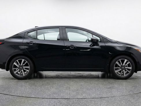 Used 2025 Nissan Versa SV FWD image 11