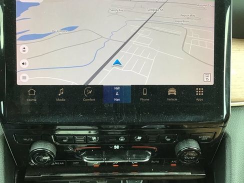 Used 2023 Jeep Grand Cherokee Summit w/ Luxury Tech Group V AWD/4WD image 13