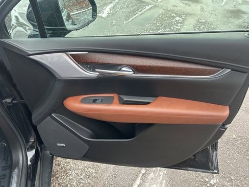 Used 2021 Cadillac XT5 Premium Luxury image 6