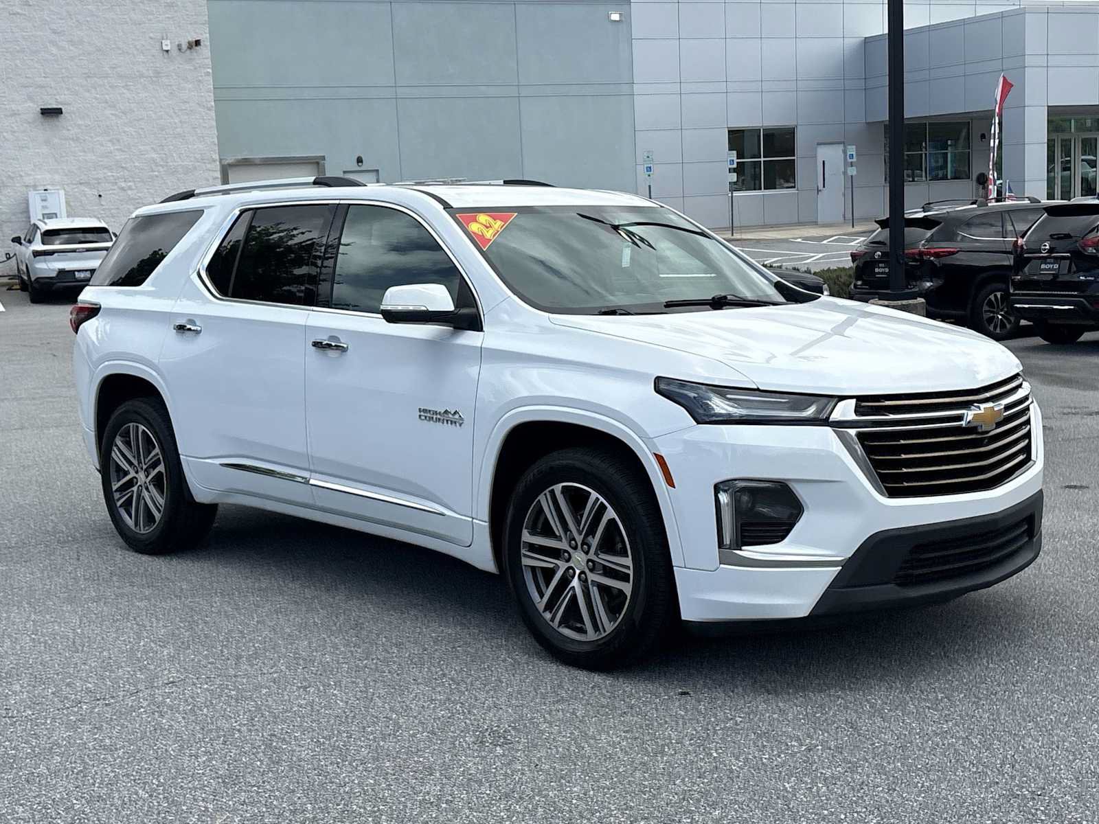 Used 2022 Chevrolet Traverse High Country FWD image 4