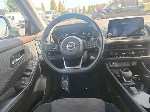 Used 2023 Nissan Rogue SV AWD/4WD image 9
