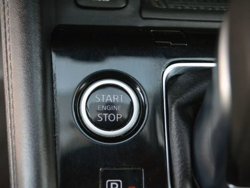 Used 2021 Nissan Kicks SV FWD image 16