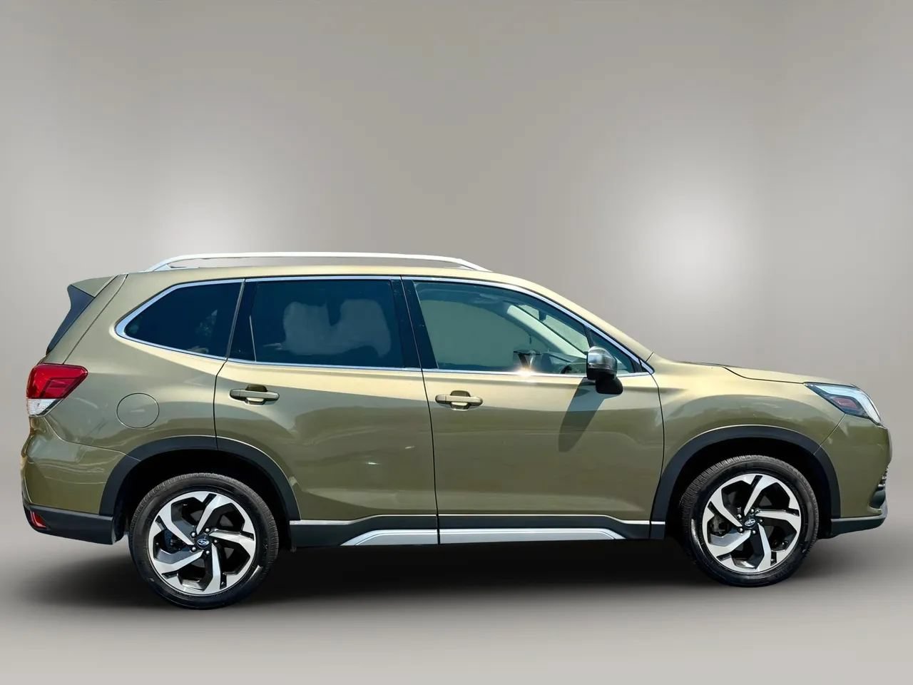 Used 2023 Subaru Forester Touring AWD/4WD image 6