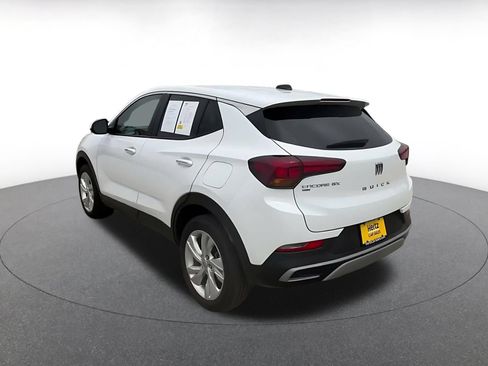 Used 2025 Buick Encore GX Preferred AWD/4WD image 10