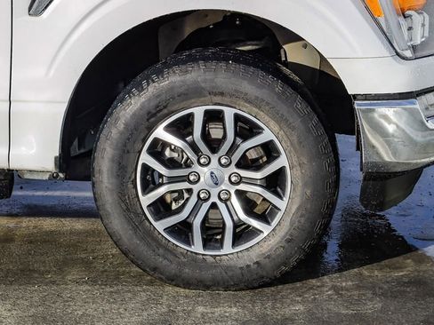 Used 2022 Ford F150 Lariat w/ Trailer Tow Package image 11