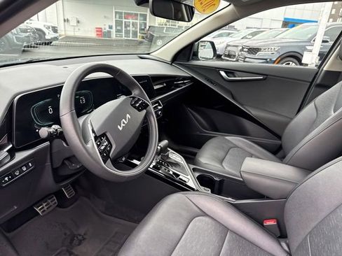 Certified 2023 Kia Niro SX Touring FWD image 16