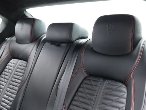 Used 2022 Maserati Quattroporte Trofeo RWD image 53