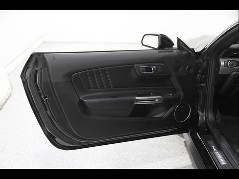 Used 2023 Ford Mustang Premium RWD image 4