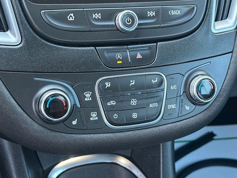 Used 2022 Chevrolet Malibu LT image 19