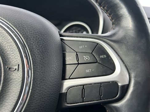 Used 2018 Jeep Compass Latitude image 17