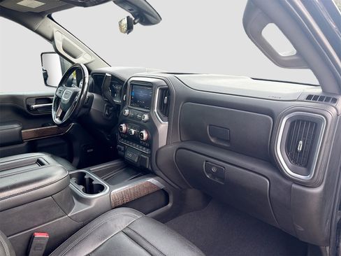 Used 2022 GMC Sierra 2500 Denali w/ Denali Black Diamond Edition image 30