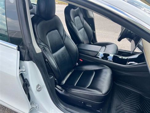 Used 2020 Tesla Model 3 Standard Range Plus image 10