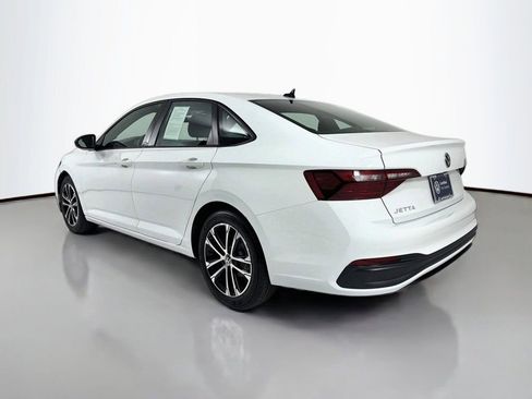 Certified 2023 Volkswagen Jetta Sport FWD image 5