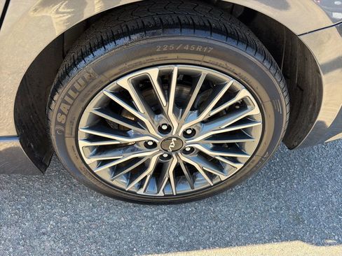 Used 2023 Kia Forte GT-Line w/ GT-Line Premium Package image 10