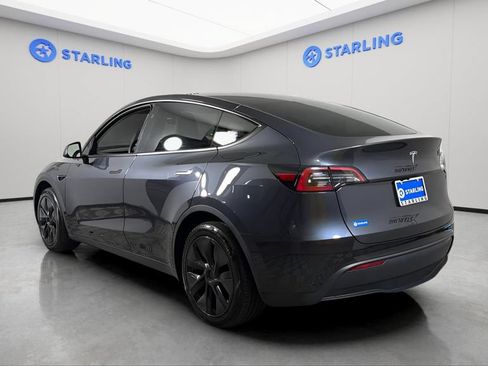 Used 2025 Tesla Model Y Long Range RWD image 5