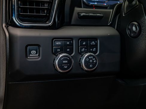 Used 2025 GMC Sierra 1500 Denali Ultimate AWD/4WD image 17