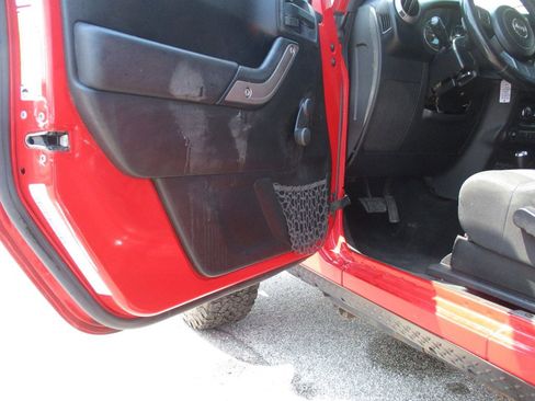 Used 2012 Jeep Wrangler Sport w/ Connectivity Group image 6