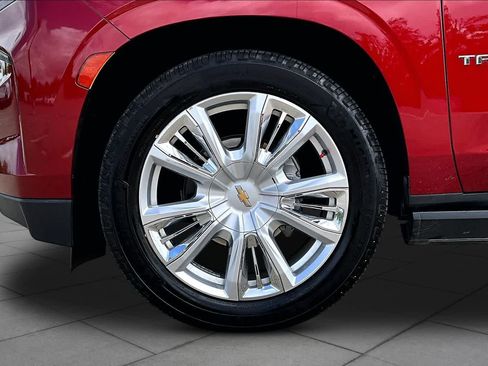 Used 2023 Chevrolet Tahoe High Country w/ LPO, Illumination Package RWD image 11