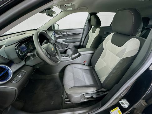 Used 2025 Chevrolet Trax LS FWD image 13
