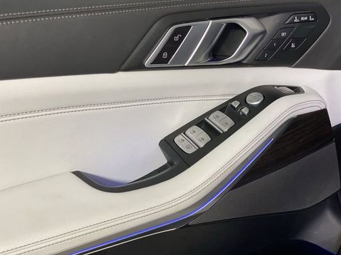 Used 2023 BMW X7 xDrive40i w/ Premium Package image 30