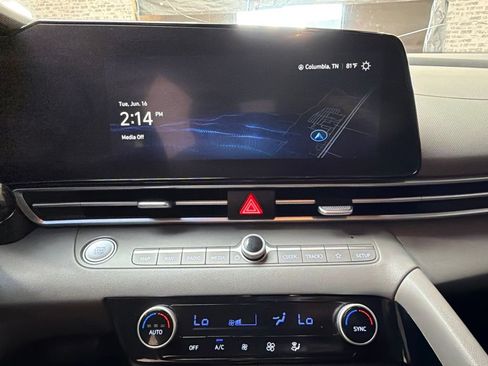 Used 2023 Hyundai Elantra SEL w/ Convenience Package FWD image 19