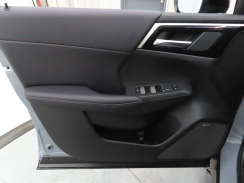 New 2026 Mitsubishi Outlander AWD image 9