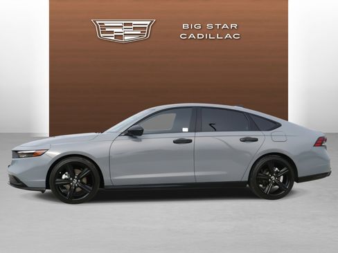 Used 2025 Honda Accord Sport image 2