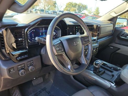 Used 2025 Chevrolet Silverado 1500 ZR2 w/ Technology Package image 16
