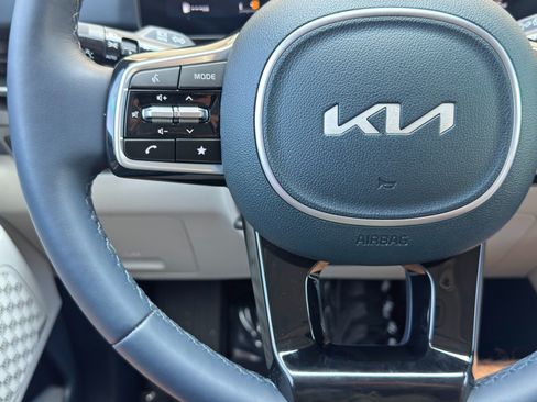 Used 2025 Kia Carnival SX Prestige FWD image 22