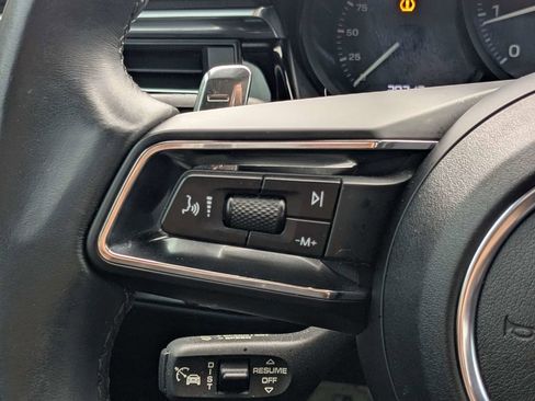 Used 2023 Porsche Macan AWD/4WD image 23