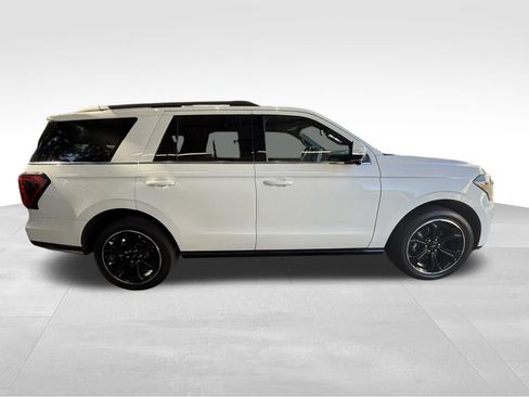 Used 2023 Ford Expedition Limited AWD/4WD image 4