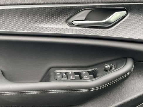 New 2025 Jeep Grand Cherokee Laredo w/ Luxury Tech Group I image 19