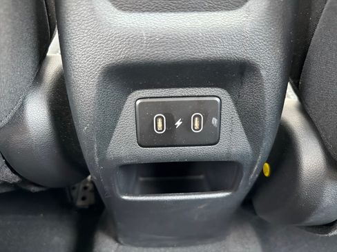 Used 2025 Hyundai Venue SEL FWD image 20