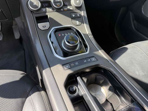 Used 2018 Land Rover Range Rover Evoque SE AWD/4WD image 27