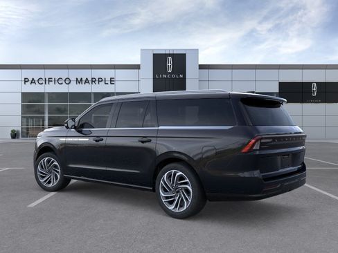New 2026 Lincoln Navigator L Reserve AWD/4WD image 4