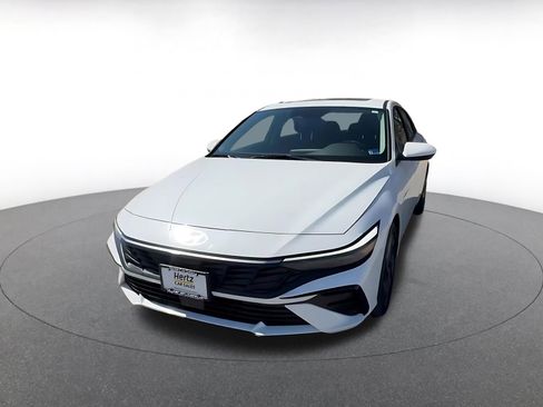 Used 2025 Hyundai Elantra SEL image 7