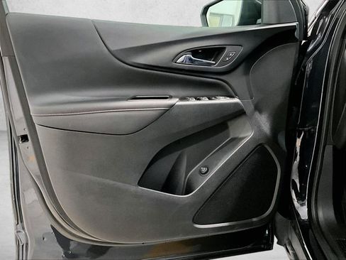 Used 2023 Chevrolet Equinox RS FWD image 18