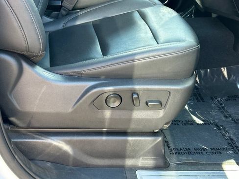 Used 2024 GMC Sierra 1500 SLT AWD/4WD image 39