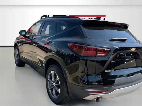 Used 2025 Chevrolet Blazer LT image 5