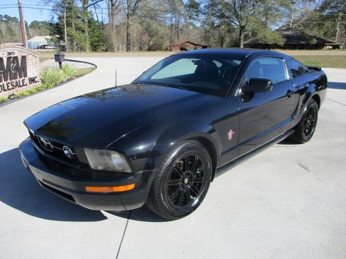 Used 2008 Ford Mustang Premium image 26