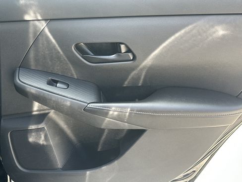 Used 2024 Nissan Sentra SV FWD image 16