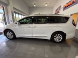 Used 2019 Chrysler Pacifica Touring-L w/ Advanced Safetytec Group image 2