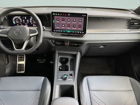 New 2026 Volkswagen Tiguan SE R-Line FWD image 10