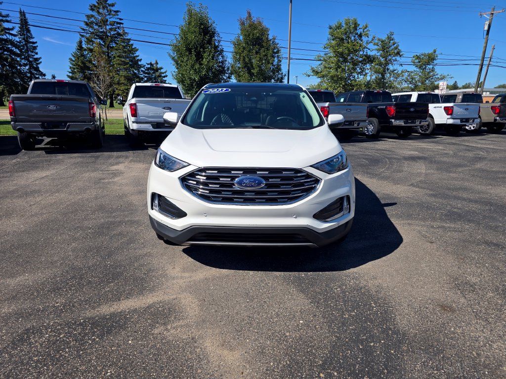 Used 2023 Ford Edge Titanium w/ Class II Trailer Tow Package AWD/4WD image 8