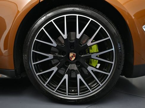 Used 2025 Porsche Panamera 4 image 26