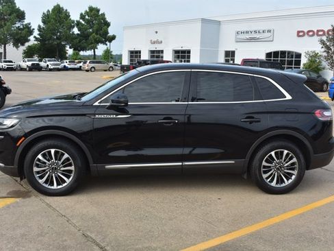 Used 2022 Lincoln Nautilus Reserve FWD image 8