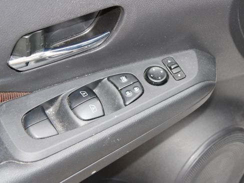 Used 2022 Nissan Kicks SR image 20