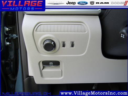 New 2026 Jeep Grand Wagoneer L image 9