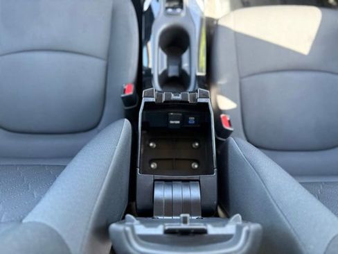 Used 2022 Toyota Corolla LE FWD image 17